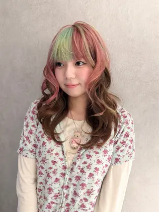 セミロング ハイトーンカラー 🌟 ミキのヘアスタイル