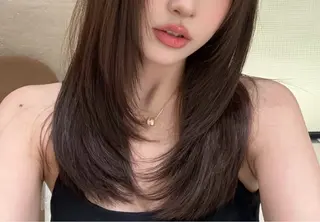 セミロング ♡⃛₊ワンカラー/ ツヤボルドー♡⃛にこのヘアスタイル
