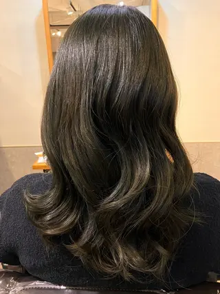 ロング 🫧艶カラー osawa🐳🫧のヘアスタイル