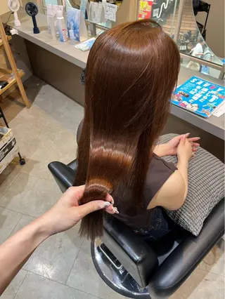 ロング カラー 佐藤 永夏のヘアスタイル