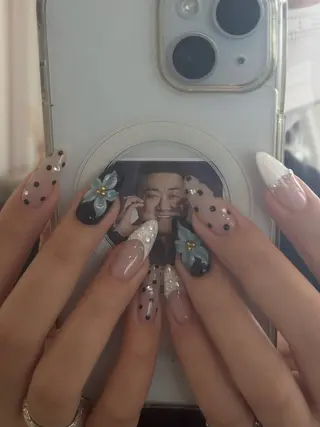 ネイル MIU @306.211のネイルデザイン