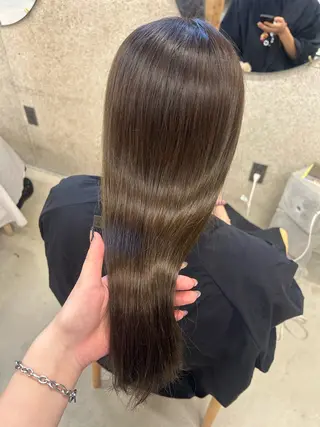 ロング カラー SiLO Yukinaのヘアスタイル