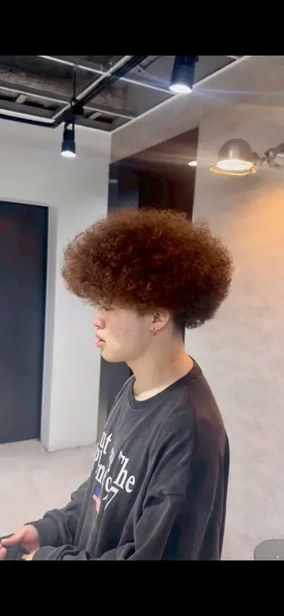 カラー スパイキー/ロン毛/ フェザー/トムのヘアスタイル