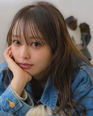 ロング 澤石 陸舞のヘアスタイル