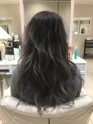 ロング カラー ハイトーン/ブリーチ 山崎 悠次のヘアスタイル