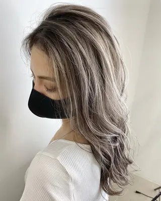 セミロング カラー ブリーチ 透明感HIDEのヘアスタイル