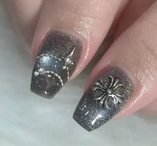 ネイル LAVISH sakiのネイルデザイン