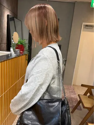 カラー ハイトーン/ベージュ カラー/kaedeのヘアスタイル