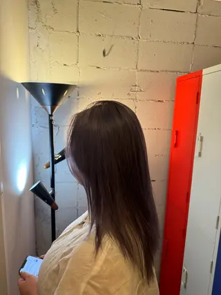 カラー 山木 柚奈のヘアスタイル