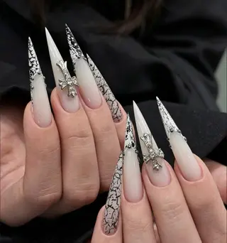 ネイル エリ🫧 nail池袋東口のネイルデザイン
