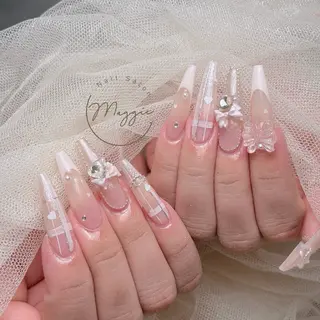ネイル Maggie Nail🦩のネイルデザイン