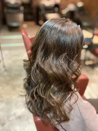 ロング カラー ERIKO Tのヘアスタイル