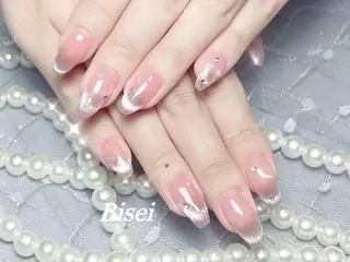 ネイル 🦋 Queenieのネイルデザイン