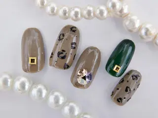 ネイル Tiary Nail Yのネイルデザイン