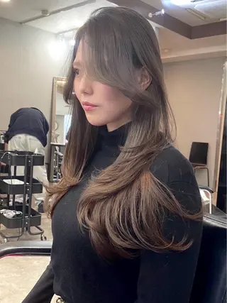 ロング YUSUKE レイヤーカットカラーのヘアスタイル