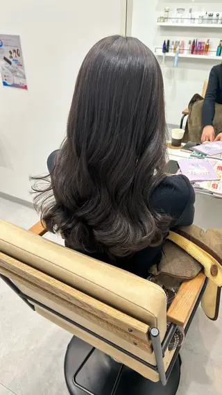 ロング VIEWS / 実葉のヘアスタイル