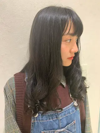 ロング パーマ ハイトーンカラー🤍 山下 優華のヘアスタイル