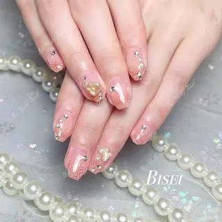 ネイル 🦋 Queenieのネイルデザイン