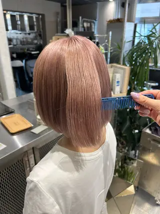 ショート あやめ🪽 オリーブ/ハイトーンのヘアスタイル