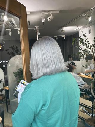 ミディアム 岸川 恭子のヘアスタイル