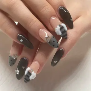 ネイル 💖𝓜𝓲𝓸 /7月予約受付中💖のネイルデザイン