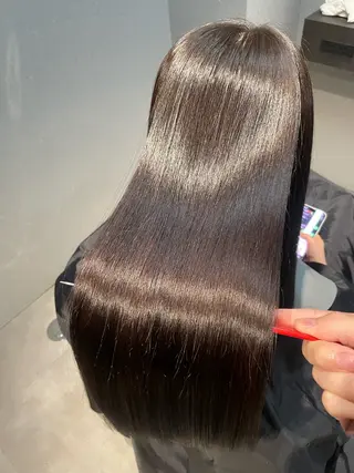 セミロング 美髪縮毛矯正メーカー 認定【山田カナト】のヘアスタイル