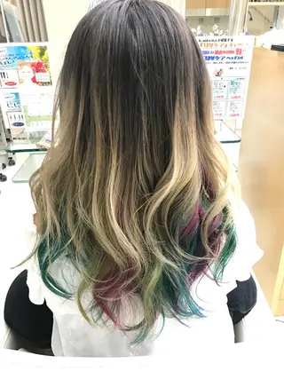 セミロング カラー ウルフカット レイヤーカット上柿のヘアスタイル