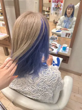 セミロング カラー 阿部 美咲のヘアスタイル