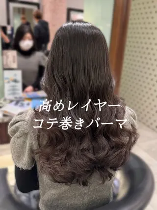 ロング パーマ コテ巻きパーマ 藤野佑成のヘアスタイル