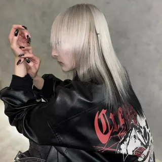 セミロング カラー Ren. 🦋デザインカラーのヘアスタイル