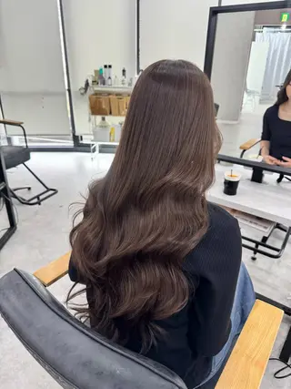 ロング カラー 赤み無し柔らかカラー 【梅田】madokaのヘアスタイル