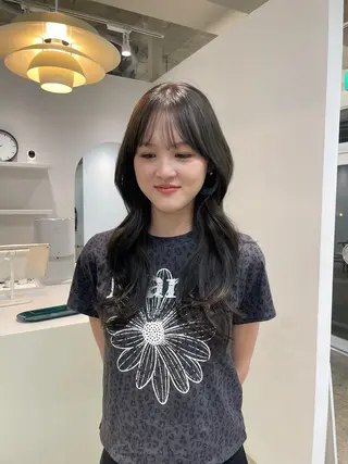 ロング カラー H I ＮＡのヘアスタイル