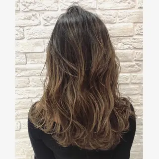 ロング 反橋 聖のヘアスタイル