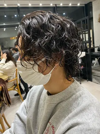 ミディアム パーマ メンズ 似合う髪型見つけます AYAKAのヘアスタイル