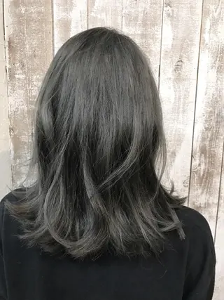 セミロング カラー 中川 仁のヘアスタイル