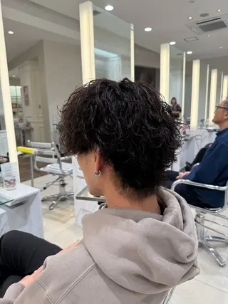 パーマ メンズ スパイラル波巻き パーマ井本汰壱のヘアスタイル