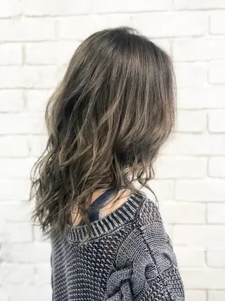 セミロング カラー welring hair salonのヘアスタイル
