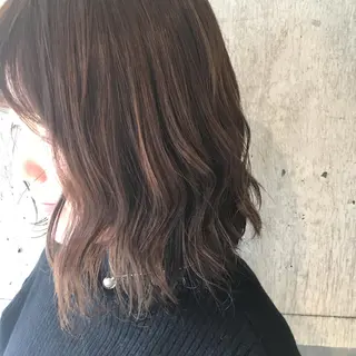 ミディアム カラー 相川 愛実のヘアスタイル