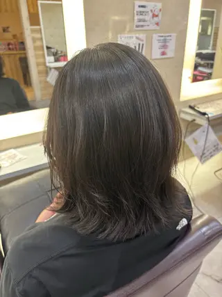 ミディアム 長岡 明音のヘアスタイル