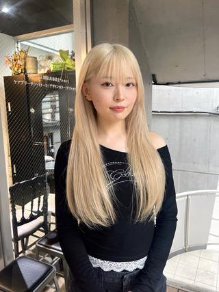ロング カラー ミルクティーベージュ ブリーチ 店長 清水のヘアスタイル