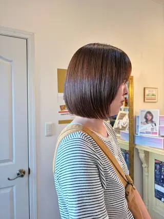 ミディアム 小林 真誉のヘアスタイル
