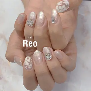 ミディアム ネイル Blowe ニュアンスのネイルデザイン