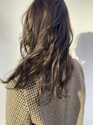 ロング カラー KOOKI スティードトーキョーのヘアスタイル