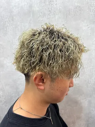 ショート パーマ メンズ 高井 柊のヘアスタイル