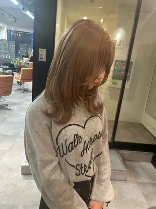 ミディアム カラー ウルフカット レイヤーカット上柿のヘアスタイル