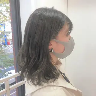 ミディアム カラー TRENCH 相澤 果歩のヘアスタイル