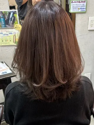 ミディアム 猪瀬 純子のヘアスタイル