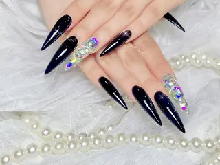 ネイル 🦋 Queenieのネイルデザイン