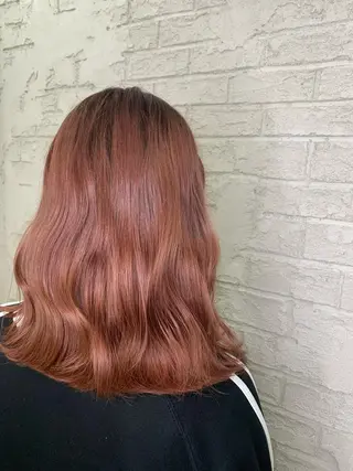 セミロング カラー ブリーチ特化 ハイトーンRYOYAのヘアスタイル