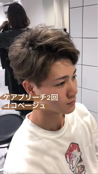 ショート カラー メンズ センターパート/毛 流れ/パーマ特化のヘアスタイル